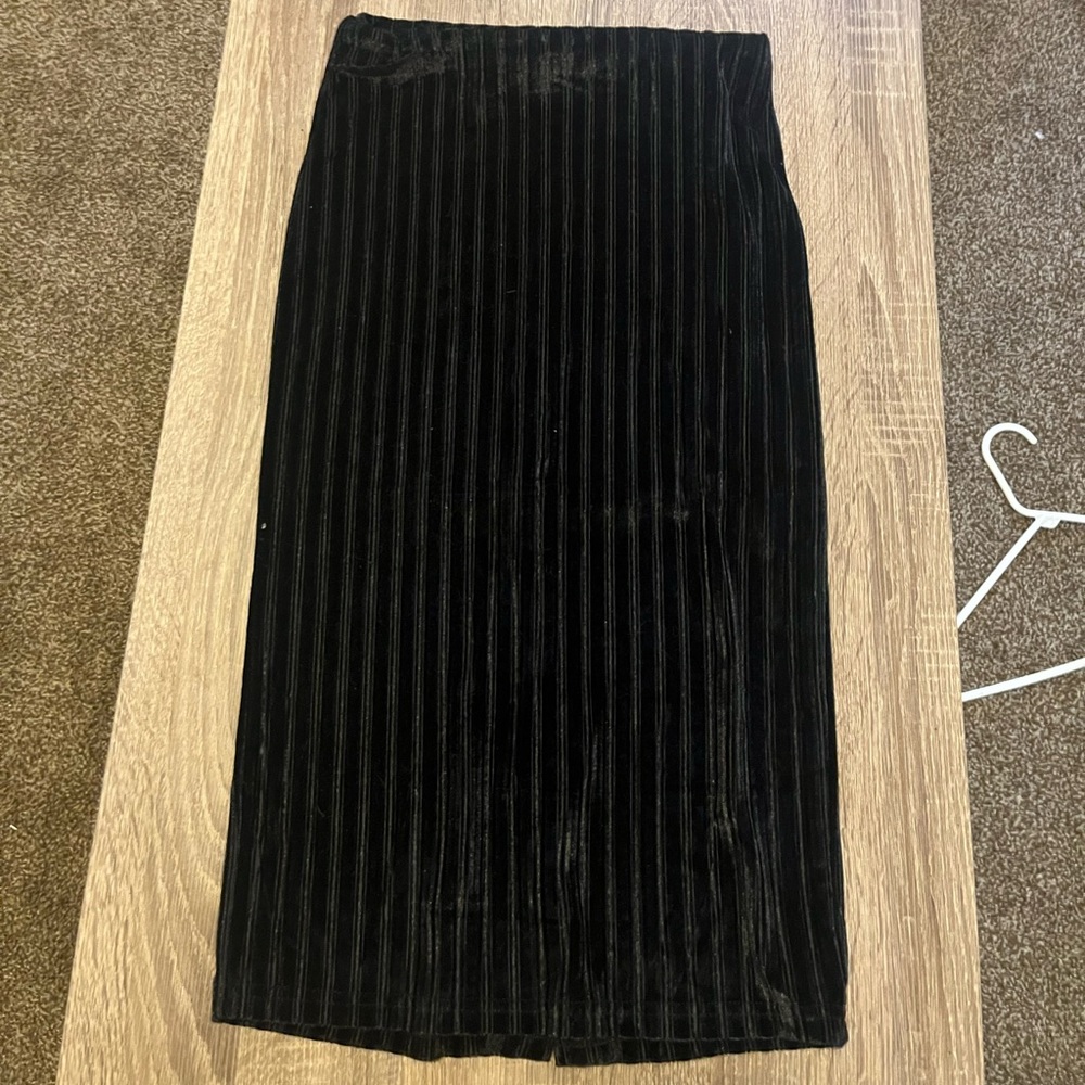 Velvet midi skirt